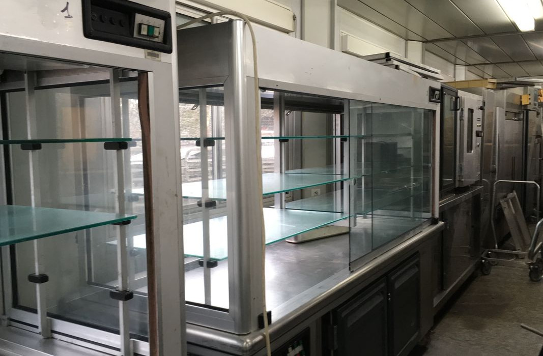 Tour refrigere Gastro ou 600x400 Armoires froides Self de presentation Table de decoupe refrigeree - Food processing equipment: picture 5 Tour refrigere Gastro ou 600x400 Armoires froides Self de presentation Table de decoupe refrigeree - Food processing equipment: picture 5