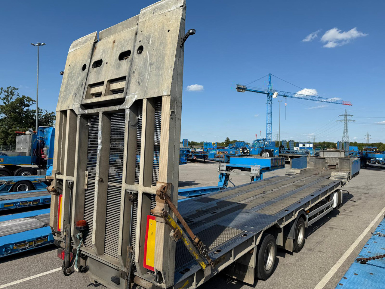 Gföllner SPL 2/20 TLÜ - Low loader semi-trailer: picture 1 Gföllner SPL 2/20 TLÜ - Low loader semi-trailer: picture 1