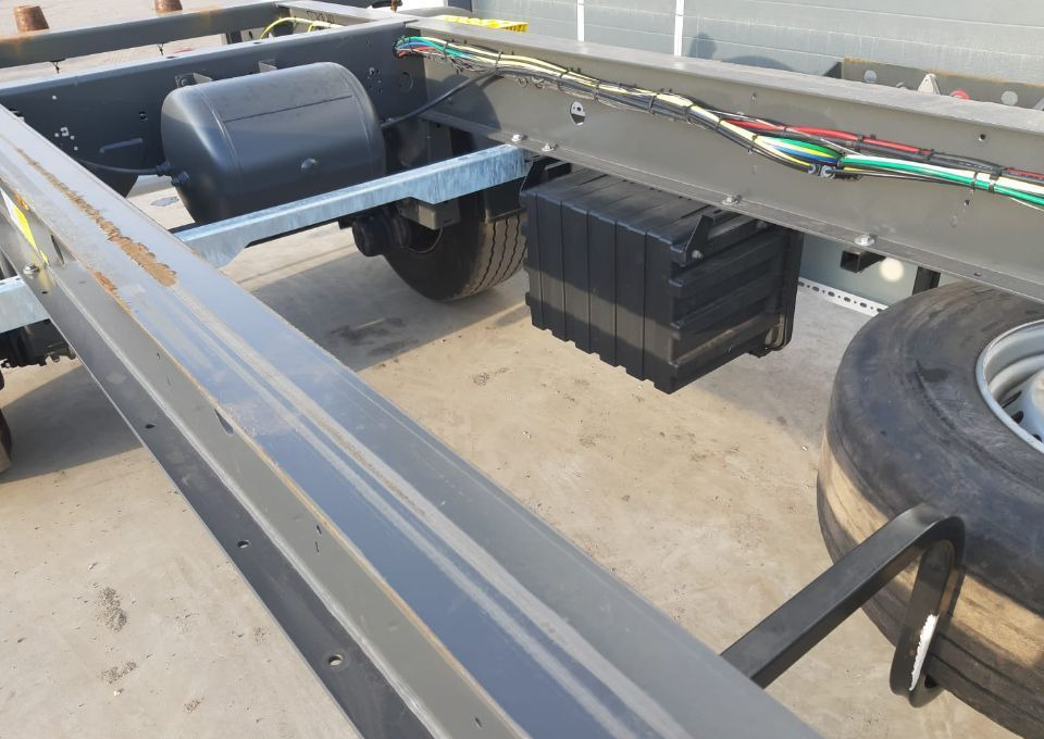 Krone Przyczepa BDF Krone DM 18T, rok 2017 - Container transporter/ Swap body trailer: picture 2 Krone Przyczepa BDF Krone DM 18T, rok 2017 - Container transporter/ Swap body trailer: picture 2