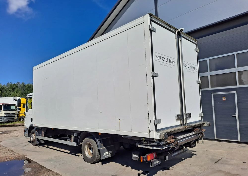 Refrigerator truck MAN TGL 12.220 Chłodnia agregat WKD-II SR: picture 10