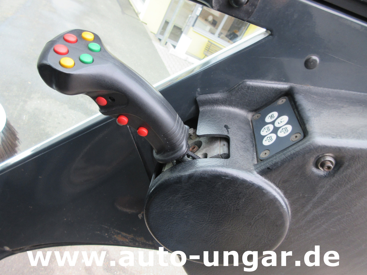 Road sweeper Aebi MFH 5500 Baujahr 2012 Euro 5 Kehrmaschine mit Hochentleerung: picture 16