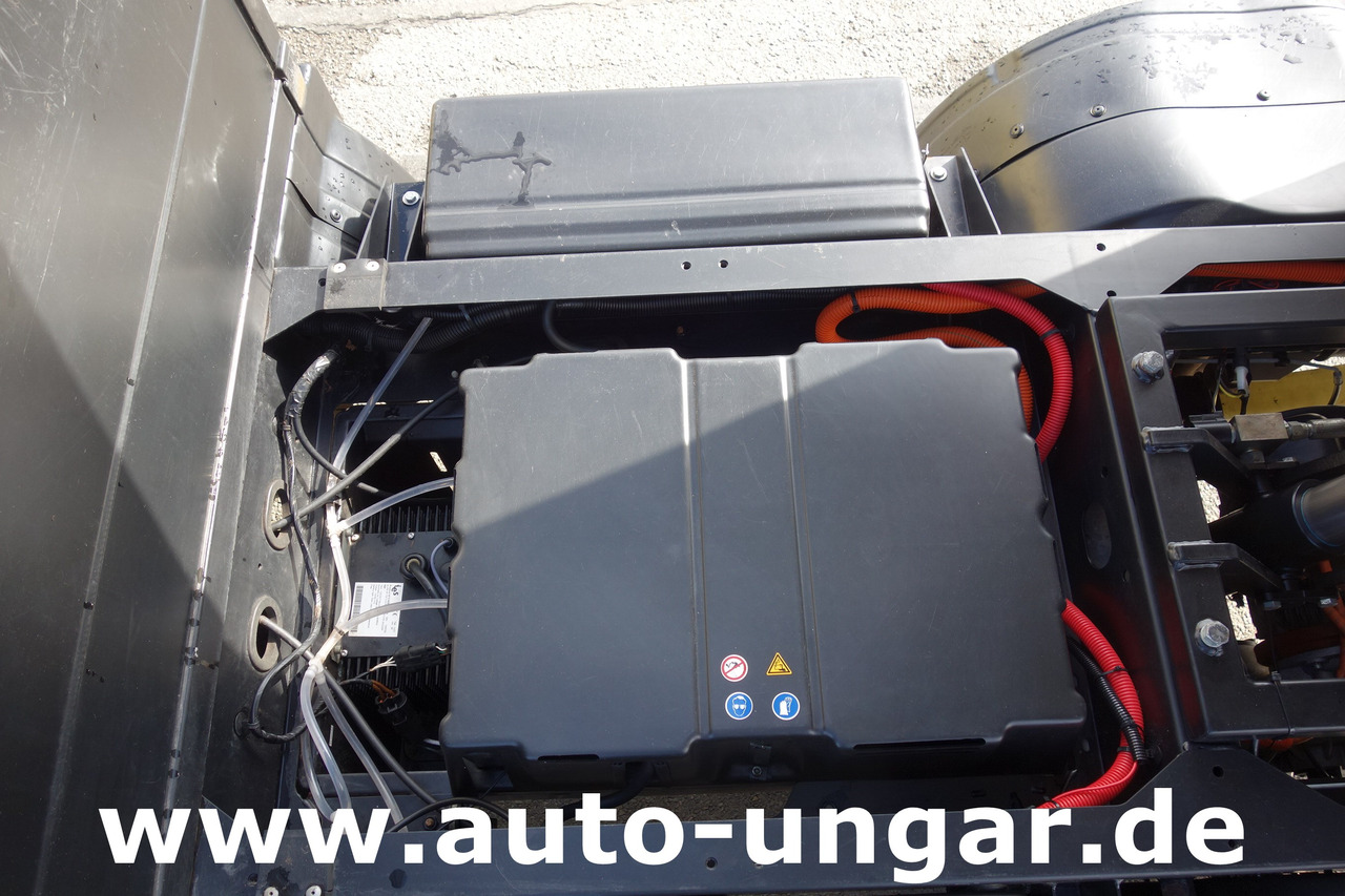 Aixam MEGA RM H8 kurzer Radstand Kipper AHK Bj. 2014 Rasenbereifung °033 - Electric utility vehicle: picture 5 Aixam MEGA RM H8 kurzer Radstand Kipper AHK Bj. 2014 Rasenbereifung °033 - Electric utility vehicle: picture 5