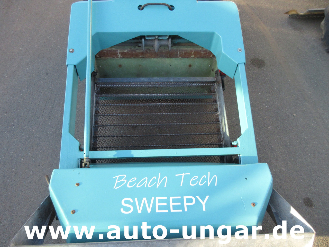 Beachtech Sweepy walk-behind Beachcleaner Strandreiniger Cribleuse de Plage - Utility/ Special vehicle: picture 3 Beachtech Sweepy walk-behind Beachcleaner Strandreiniger Cribleuse de Plage - Utility/ Special vehicle: picture 3