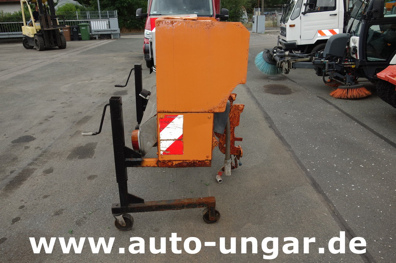 Multicar Kiefer - Bertsche Heckanbaustreuer für Multicar Boki Ladog Hansa Winterdienst - Utility/ Special vehicle: picture 2 Multicar Kiefer - Bertsche Heckanbaustreuer für Multicar Boki Ladog Hansa Winterdienst - Utility/ Special vehicle: picture 2