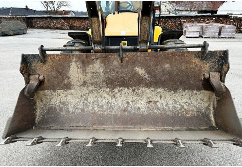 Backhoe loader JCB 4 CX: picture 8