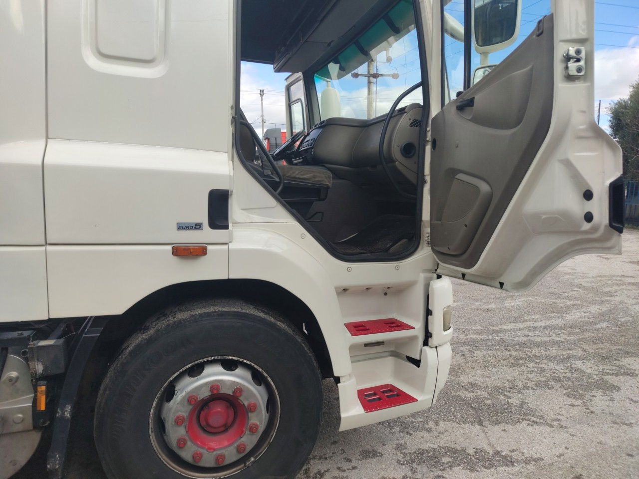 Tractor unit DAF 85.410 CF85 410: picture 9