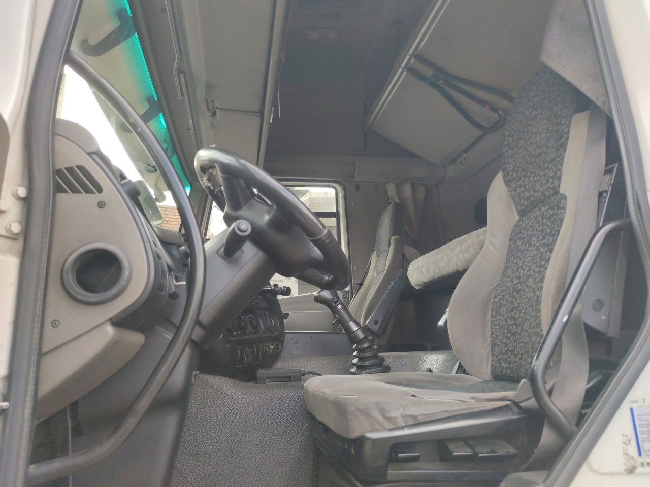 Tractor unit DAF 85.410 CF85 410: picture 7