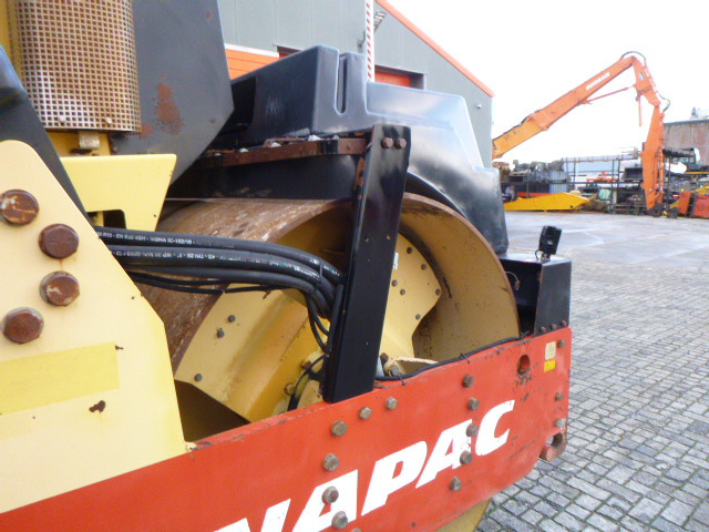Road roller DYNAPAC CC722: picture 15