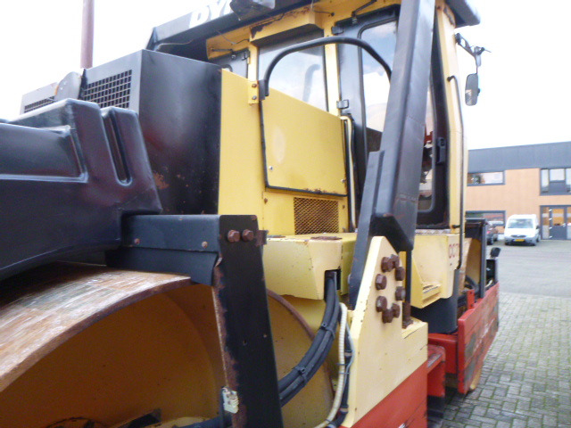 Road roller DYNAPAC CC722: picture 17