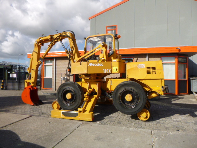 Wheel excavator MECALAC MECALAC 11 CX MEWP ROAD RAIL DIVISION: picture 5