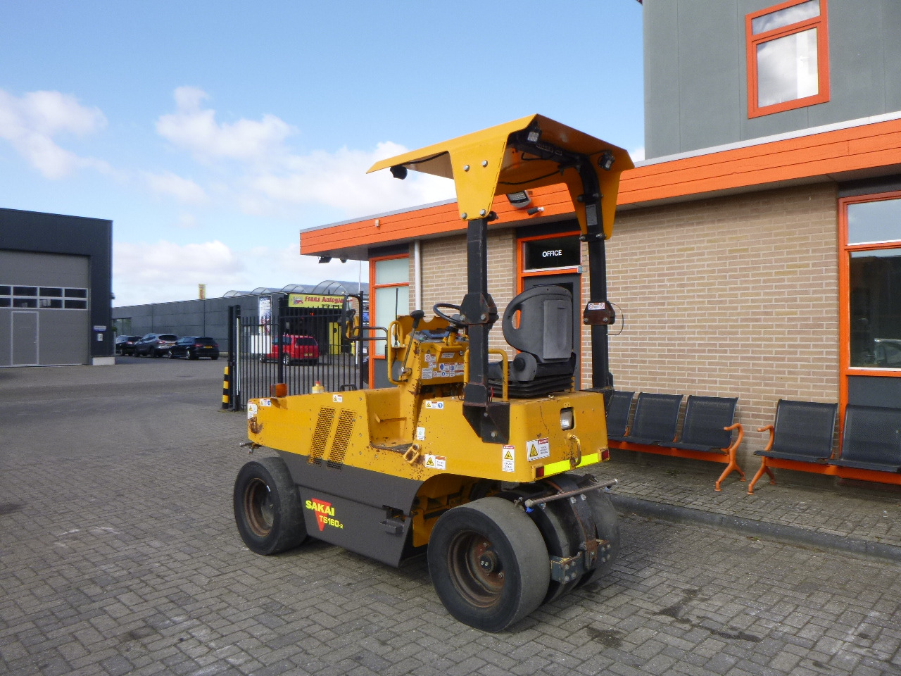 SAKAI TS160-2 - Pneumatic roller: picture 3 SAKAI TS160-2 - Pneumatic roller: picture 3