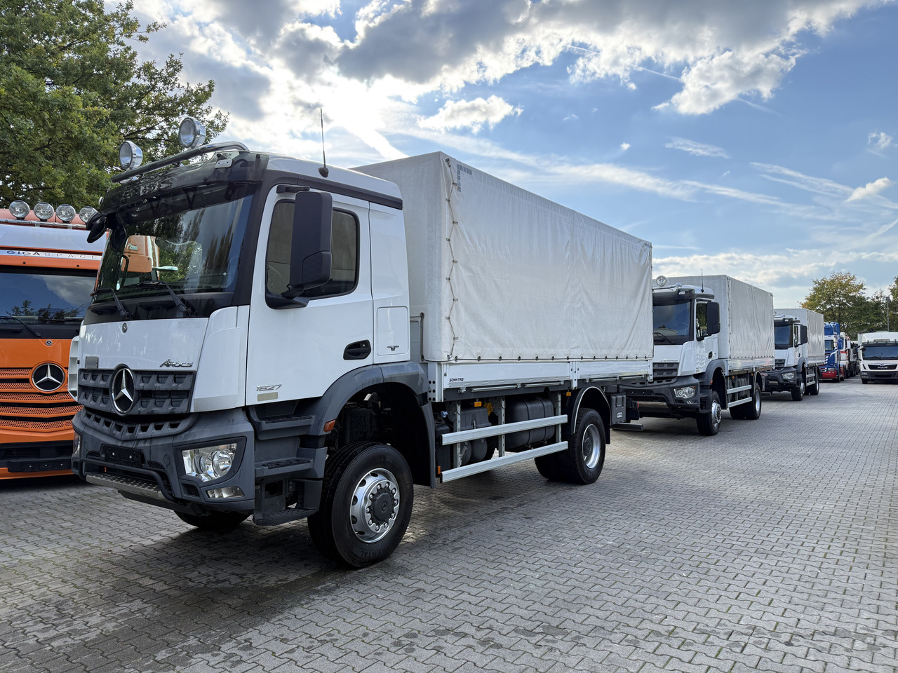 Mercedes-Benz Arocs 1827 AK 4X4 Ex- - Cab chassis truck: picture 1 Mercedes-Benz Arocs 1827 AK 4X4 Ex- - Cab chassis truck: picture 1