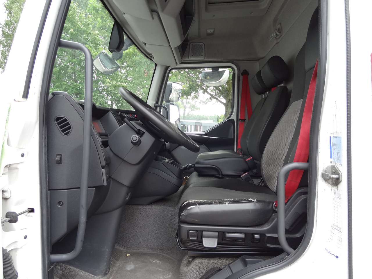 Renault D10.210 7m Koffer - Box truck: picture 5 Renault D10.210 7m Koffer - Box truck: picture 5