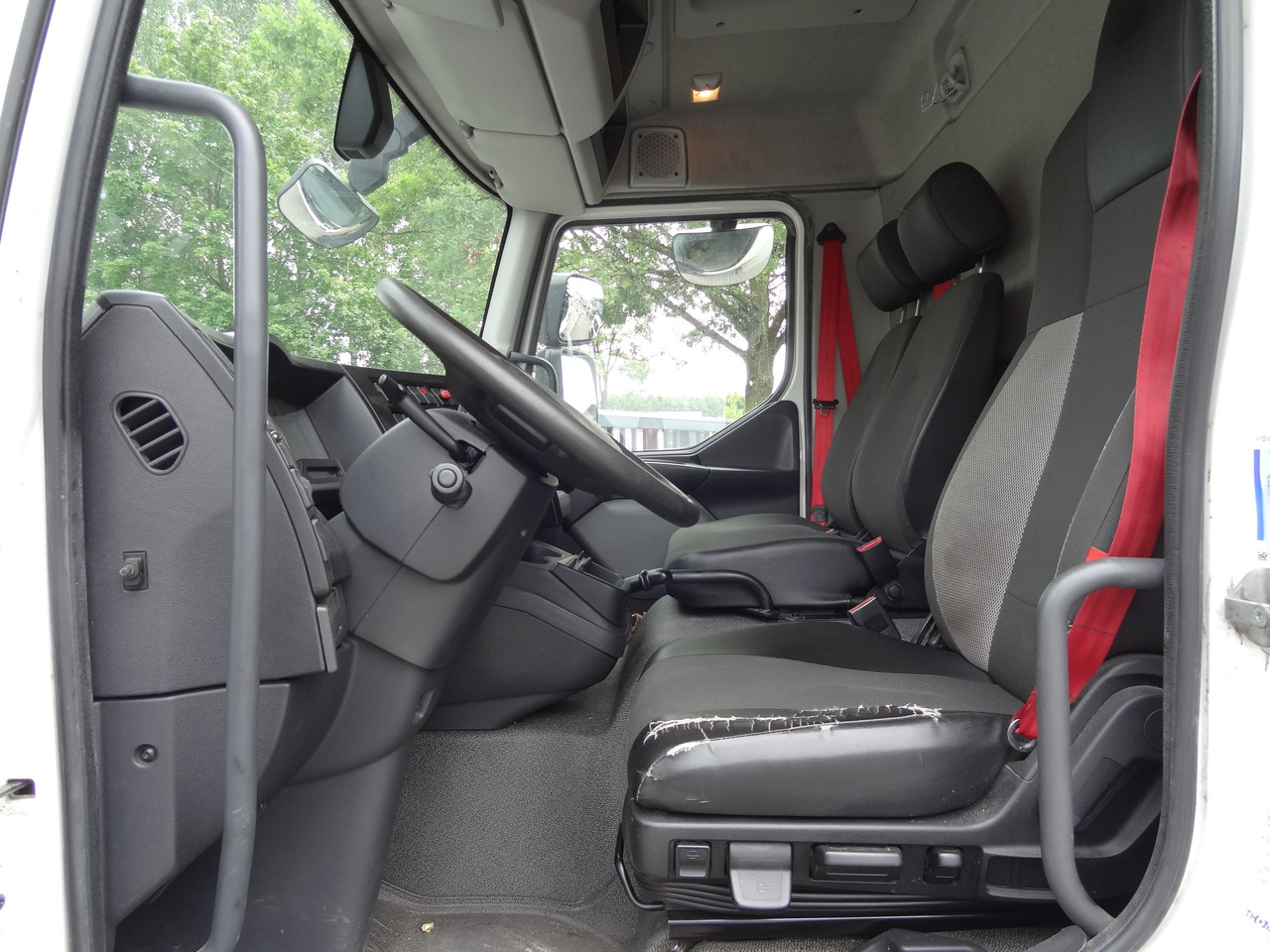 Renault D10.210 7m Koffer - Box truck: picture 4 Renault D10.210 7m Koffer - Box truck: picture 4