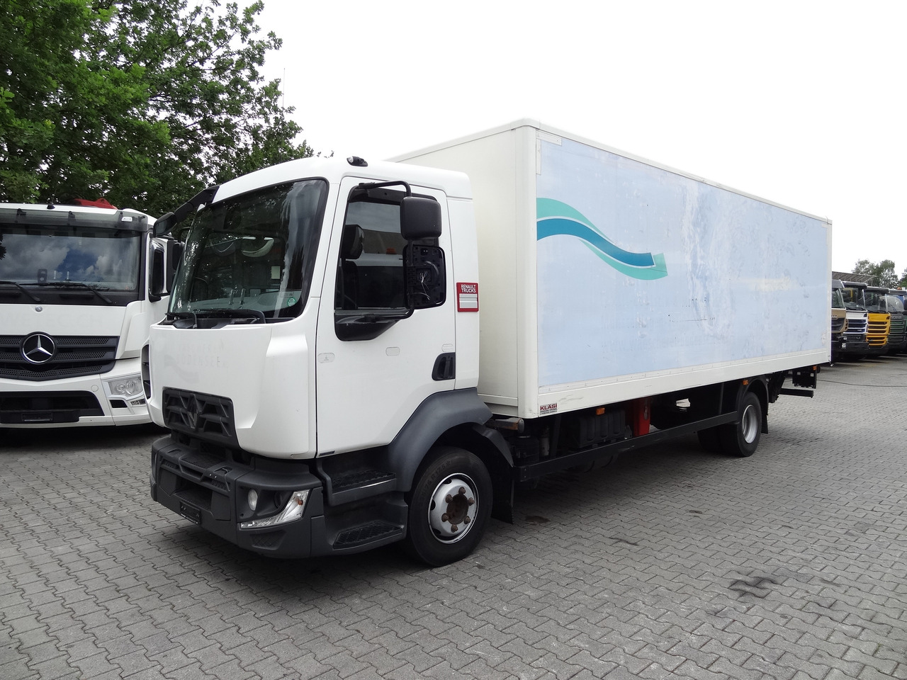 Renault D10.210 7m Koffer - Box truck: picture 1 Renault D10.210 7m Koffer - Box truck: picture 1