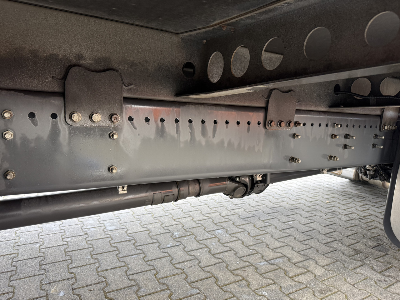 Scania P320 4X2 - Curtainsider truck: picture 3 Scania P320 4X2 - Curtainsider truck: picture 3