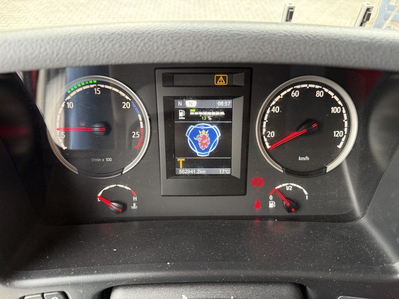 Scania P410 4X2 Palfinger PK 13001 - Crane truck: picture 5 Scania P410 4X2 Palfinger PK 13001 - Crane truck: picture 5