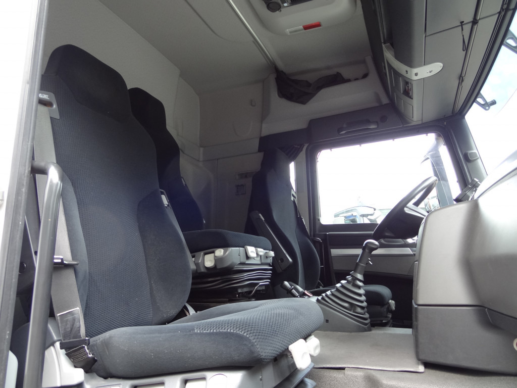 MAN TGS 18.320 LLS Fahrschule/ driving school - Tractor unit: picture 3 MAN TGS 18.320 LLS Fahrschule/ driving school - Tractor unit: picture 3