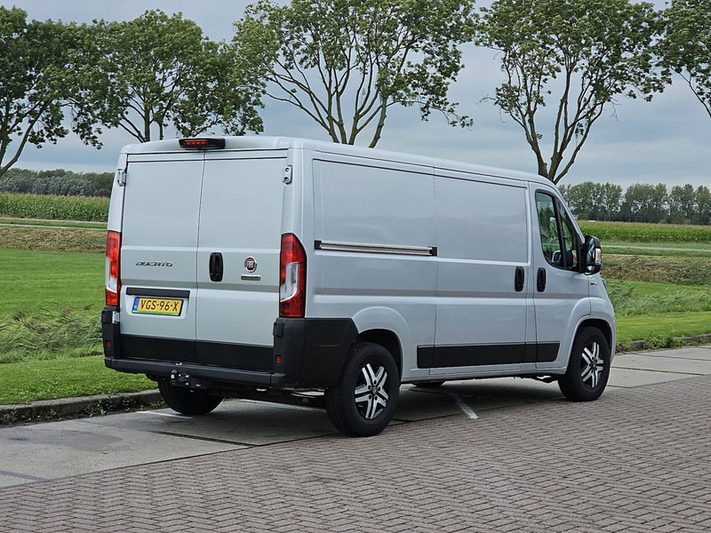 Fiat Ducato 33 2.3 AC AUTOMAAT EURO6 - Small van: picture 3 Fiat Ducato 33 2.3 AC AUTOMAAT EURO6 - Small van: picture 3