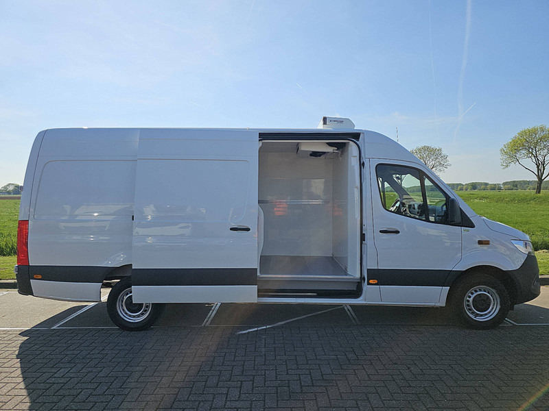 Refrigerated van Mercedes-Benz Sprinter 317 L3H2 Maxi Vries/Koel: picture 17