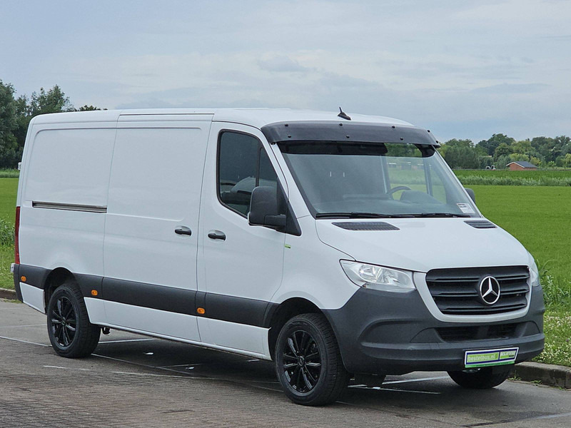 Mercedes-Benz Sprinter 319 L2H1 Mbux V6 3.0Ltr! - Small van: picture 5 Mercedes-Benz Sprinter 319 L2H1 Mbux V6 3.0Ltr! - Small van: picture 5