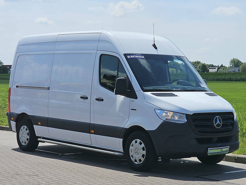 Mercedes-Benz eSprinter  L2H2 35 KWH - Panel van, Electric van: picture 5 Mercedes-Benz eSprinter  L2H2 35 KWH - Panel van, Electric van: picture 5