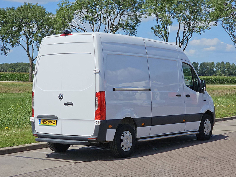 Mercedes-Benz eSprinter  L2H2 35 KWH - Panel van, Electric van: picture 3 Mercedes-Benz eSprinter  L2H2 35 KWH - Panel van, Electric van: picture 3