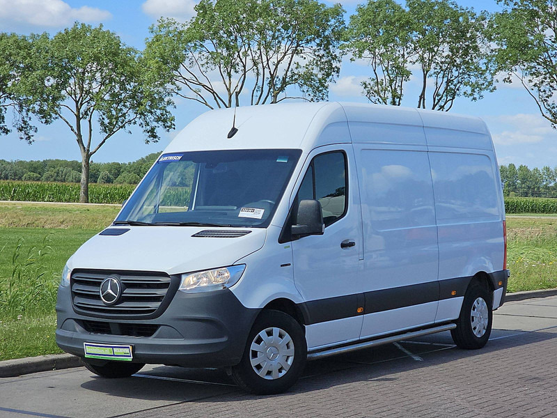 Mercedes-Benz eSprinter  L2H2 35 KWH - Panel van, Electric van: picture 2 Mercedes-Benz eSprinter  L2H2 35 KWH - Panel van, Electric van: picture 2