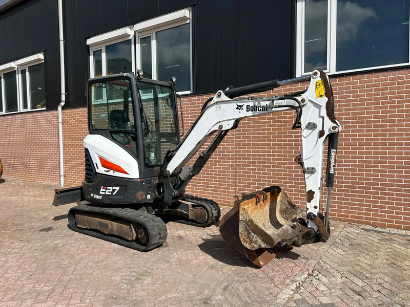 Bobcat E27 - Mini excavator: picture 3 Bobcat E27 - Mini excavator: picture 3