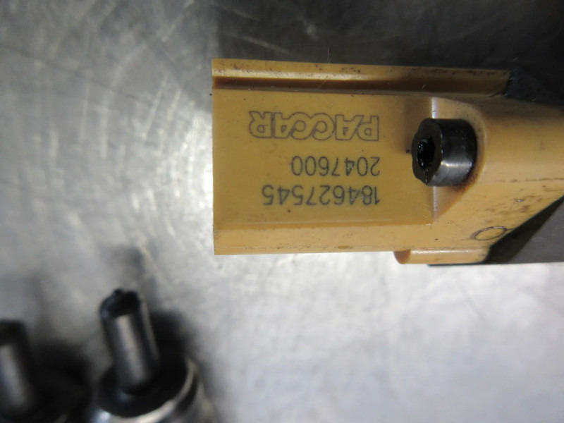 DAF 2047600 INJECTORS DAF XF CF 480 EURO 6 MODEL 2021 - Fuel filter for Truck: picture 3 DAF 2047600 INJECTORS DAF XF CF 480 EURO 6 MODEL 2021 - Fuel filter for Truck: picture 3