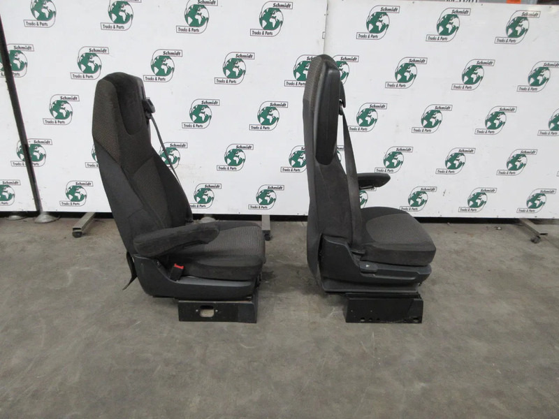 DAF 2104652//2105712// STOELEN SET DAF XF CF EURO 6 RECHTS EN LINKS - Seat for Truck: picture 4 DAF 2104652//2105712// STOELEN SET DAF XF CF EURO 6 RECHTS EN LINKS - Seat for Truck: picture 4