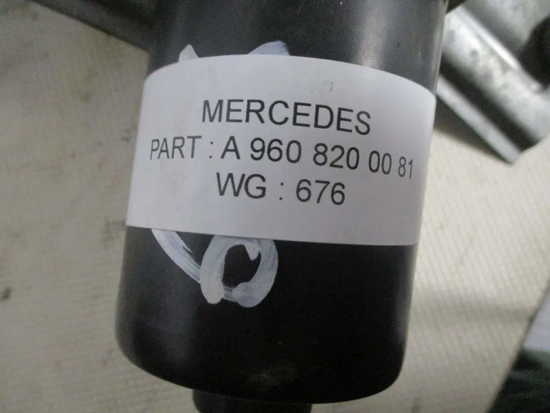 Mercedes-Benz A 960 820 00 81/A 960 820 18 81 RUITENWISSERMECHANIEK ACTROS EURO 6 - Electrical system for Truck: picture 4 Mercedes-Benz A 960 820 00 81/A 960 820 18 81 RUITENWISSERMECHANIEK ACTROS EURO 6 - Electrical system for Truck: picture 4