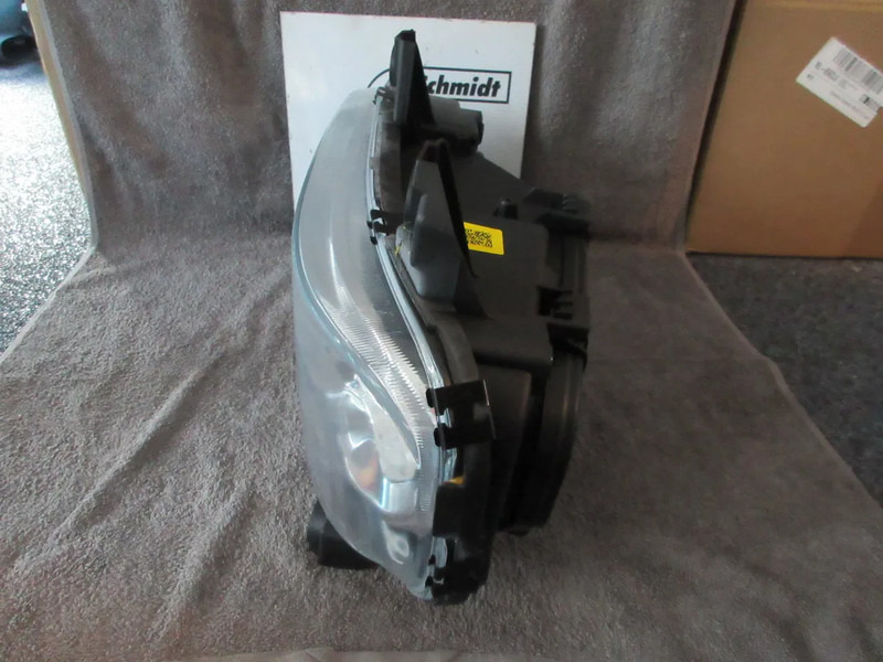 Mercedes-Benz A 973 820 22 61 // A 973 820 23 61 KOPLAMP ATEGO EURO 6 R + L NIEUWE !!! - Headlight for Truck: picture 5 Mercedes-Benz A 973 820 22 61 // A 973 820 23 61 KOPLAMP ATEGO EURO 6 R + L NIEUWE !!! - Headlight for Truck: picture 5