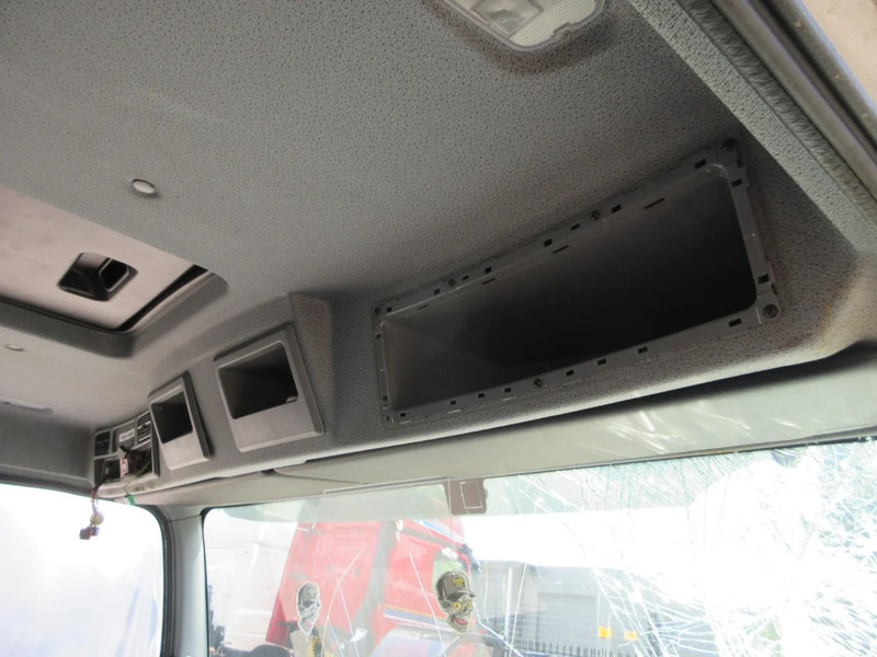 Cab and interior for Truck Mercedes-Benz CABINE MERCEDES 818 EURO 6 VOOR ONDERDELEN: picture 13