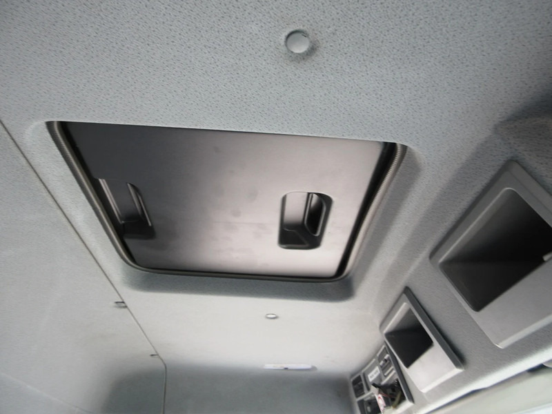 Cab and interior for Truck Mercedes-Benz CABINE MERCEDES 818 EURO 6 VOOR ONDERDELEN: picture 12