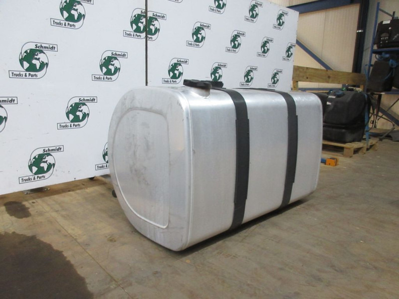 Renault MAGNUM 2012 EURO 5 110X70X70 - Fuel tank for Truck: picture 3 Renault MAGNUM 2012 EURO 5 110X70X70 - Fuel tank for Truck: picture 3