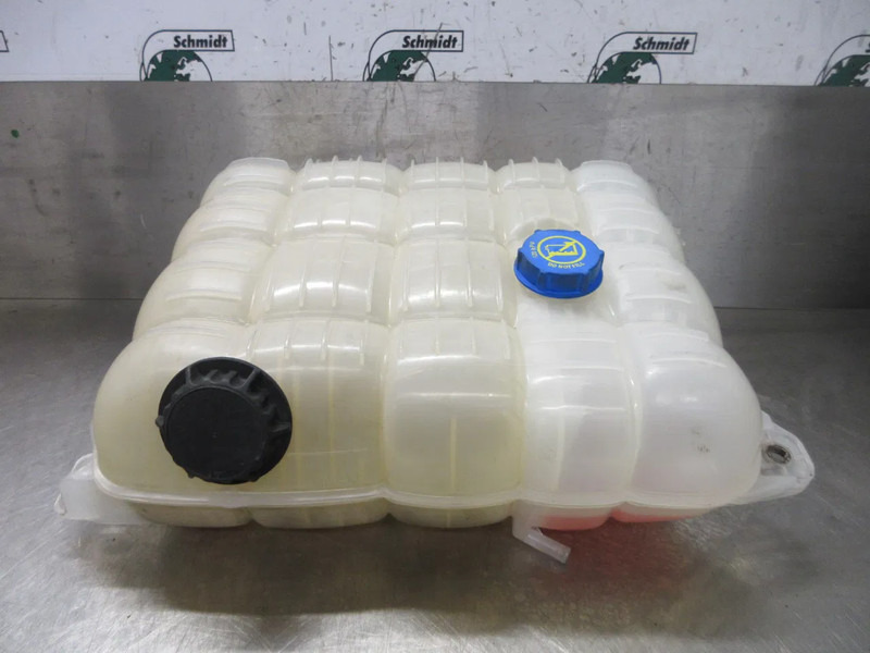 Volvo 22430043 // 22821826 WATERTANK VOLVO FH 460 EURO 6 MODEL 2018 - Expansion tank for Truck: picture 4 Volvo 22430043 // 22821826 WATERTANK VOLVO FH 460 EURO 6 MODEL 2018 - Expansion tank for Truck: picture 4