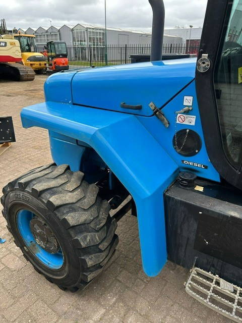 Rough terrain forklift JCB 930-4 T4: picture 12