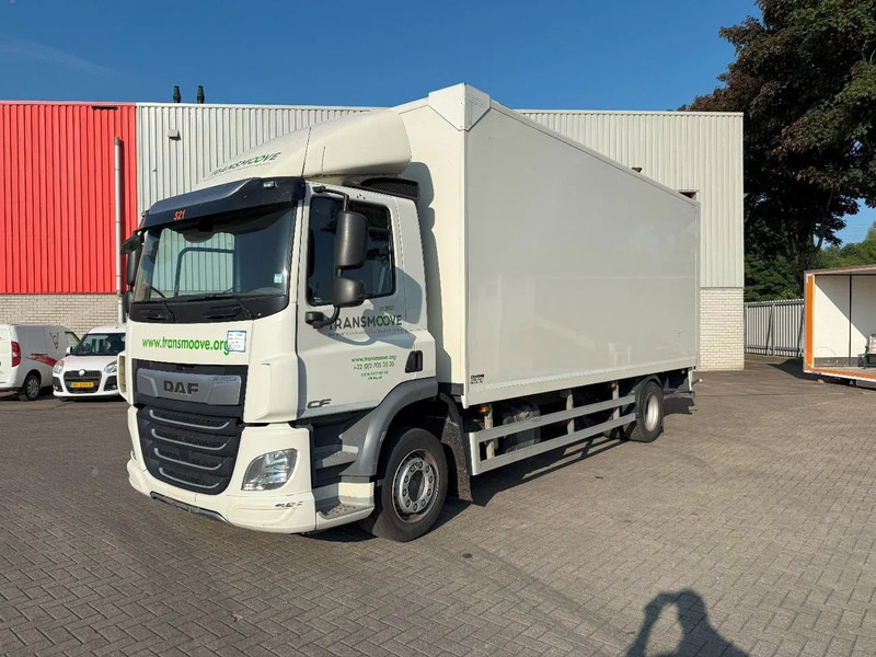DAF CF 230 / ENGINE RUNNING / ONLY:286284 KM / ACC / LWDS / PLATFORM 2000 KG / 3SEATS / AUTOMATIC / EURO-6 / 2018 - Box truck: picture 1 DAF CF 230 / ENGINE RUNNING / ONLY:286284 KM / ACC / LWDS / PLATFORM 2000 KG / 3SEATS / AUTOMATIC / EURO-6 / 2018 - Box truck: picture 1