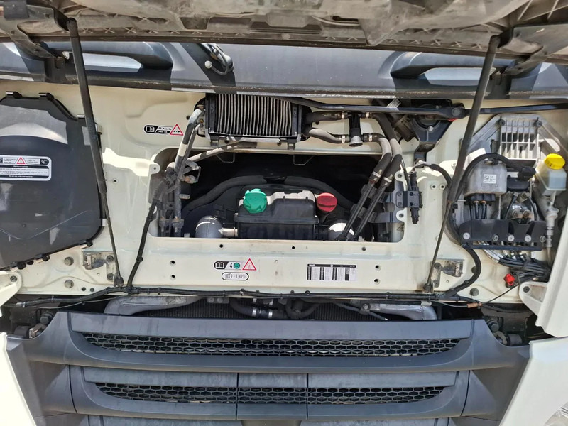 Box truck DAF CF 330 / VOLUME COMBI / THROUGH-LOADING SYSTEM / TUV:08-01-2026 / DEB / AIRCO / MANUAL / EURO-6 / 2016: picture 8