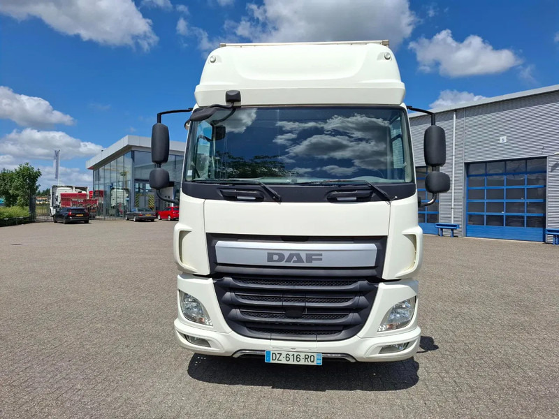 Box truck DAF CF 330 / VOLUME COMBI / THROUGH-LOADING SYSTEM / TUV:08-01-2026 / DEB / AIRCO / MANUAL / EURO-6 / 2016: picture 7