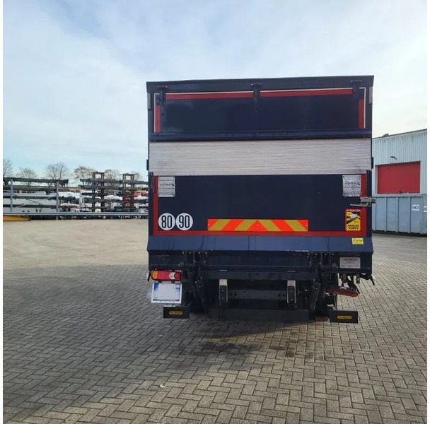 DAF LF210 / ENGINE RUNNING / ONLY:120371 KM / PLATFORM:1000 KG / LWDS / AIRCO / AUTOMATIC / EURO-6 / 2022 - Box truck: picture 5 DAF LF210 / ENGINE RUNNING / ONLY:120371 KM / PLATFORM:1000 KG / LWDS / AIRCO / AUTOMATIC / EURO-6 / 2022 - Box truck: picture 5