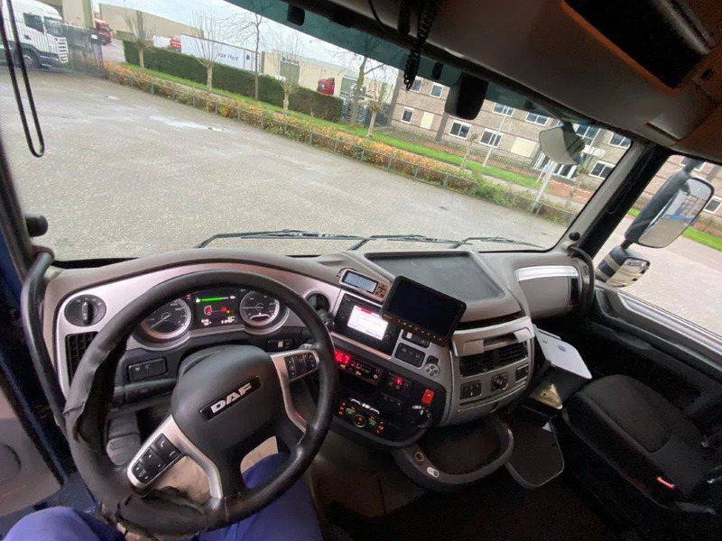 Hook lift truck DAF XF106-530 8X2 / AJK HOOKLIFT 25000KG / 9 TON FRONT AXLE / NAVI / ONLY:612482 KM / SSC / AUTOMATIC / EURO-6 / 2019: picture 14