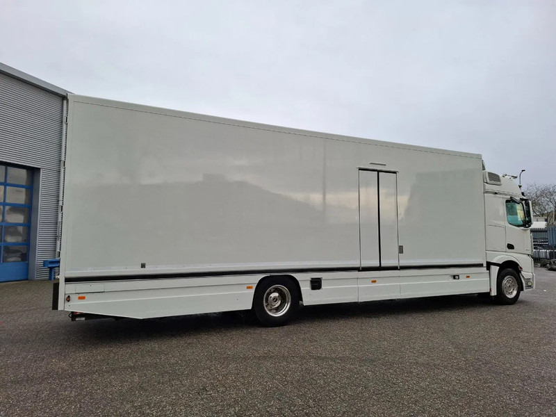 Mercedes-Benz Actros 1843 / NL FLOWER TRUCK / 162246 KM / NEW TUV / COOL & HEATED BOX / NAVI / PLATFORM 1500 KG / TOP CONDITION / FULL-AIR / A - Vending truck: picture 5 Mercedes-Benz Actros 1843 / NL FLOWER TRUCK / 162246 KM / NEW TUV / COOL & HEATED BOX / NAVI / PLATFORM 1500 KG / TOP CONDITION / FULL-AIR / A - Vending truck: picture 5