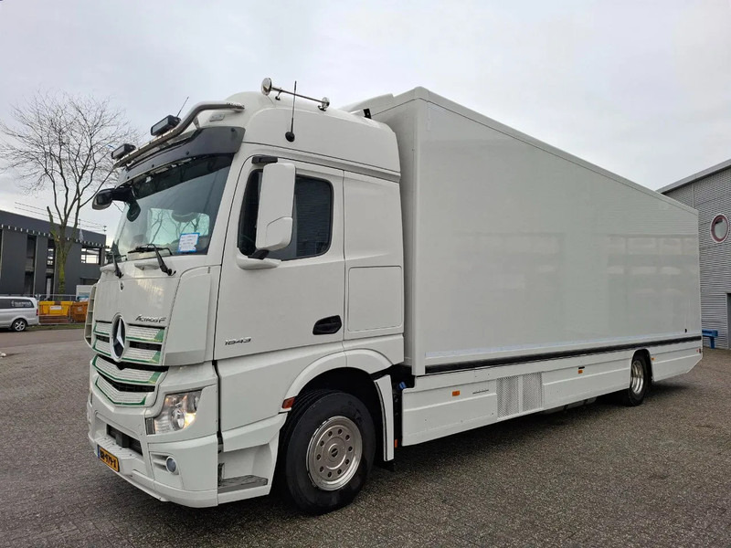 Mercedes-Benz Actros 1843 / NL FLOWER TRUCK / 162246 KM / NEW TUV / COOL & HEATED BOX / NAVI / PLATFORM 1500 KG / TOP CONDITION / FULL-AIR / A - Vending truck: picture 1 Mercedes-Benz Actros 1843 / NL FLOWER TRUCK / 162246 KM / NEW TUV / COOL & HEATED BOX / NAVI / PLATFORM 1500 KG / TOP CONDITION / FULL-AIR / A - Vending truck: picture 1