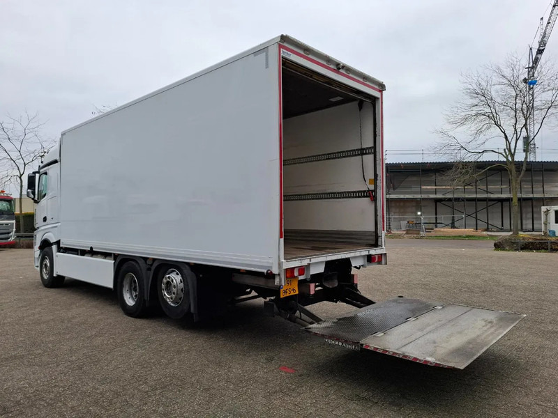 Mercedes-Benz Actros 2843 / NL TRUCK / TUV:08-01-2026 / LIFT+LENKACHSE / SMART TACHO / NAVI / PLATFORM 1500 KG / 2XBED / EURO-6 / 2015 - Box truck: picture 4 Mercedes-Benz Actros 2843 / NL TRUCK / TUV:08-01-2026 / LIFT+LENKACHSE / SMART TACHO / NAVI / PLATFORM 1500 KG / 2XBED / EURO-6 / 2015 - Box truck: picture 4