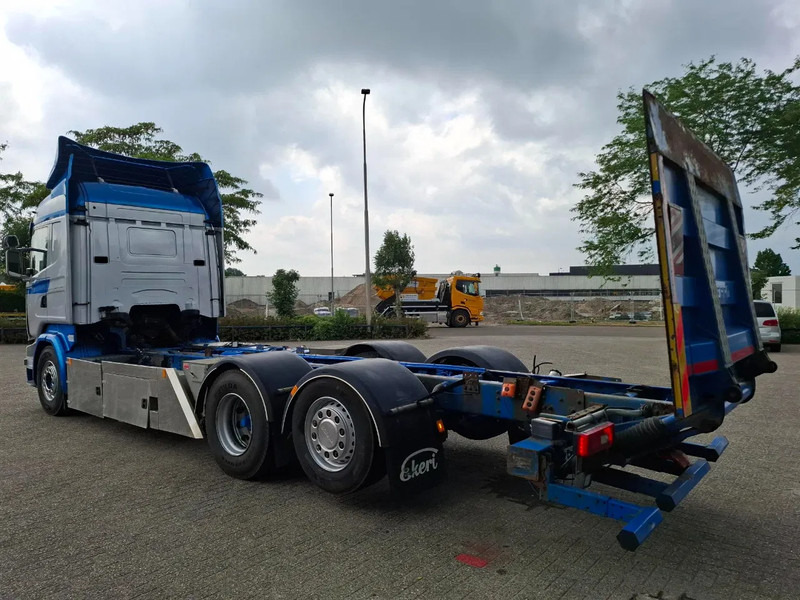 Scania R580 V8 / RETARDER / LIFT+LENKACHSE / FULL-AIR / PLATFORM 2000 KG / LEATHER / AIRCO / AUTOMATIC / EURO-6 / 2014 - Cab chassis truck: picture 3 Scania R580 V8 / RETARDER / LIFT+LENKACHSE / FULL-AIR / PLATFORM 2000 KG / LEATHER / AIRCO / AUTOMATIC / EURO-6 / 2014 - Cab chassis truck: picture 3