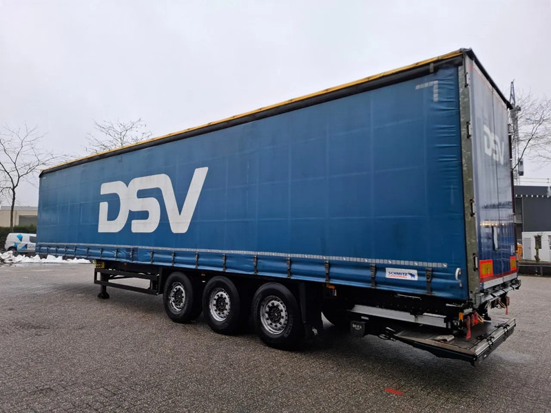 Schmitz Cargobull SCB*S3T / SLIDING ROOF / GALVANIZED CHASSIS / LIFT 2TON / FERRY EYES / 2018 - Curtainsider semi-trailer: picture 3 Schmitz Cargobull SCB*S3T / SLIDING ROOF / GALVANIZED CHASSIS / LIFT 2TON / FERRY EYES / 2018 - Curtainsider semi-trailer: picture 3