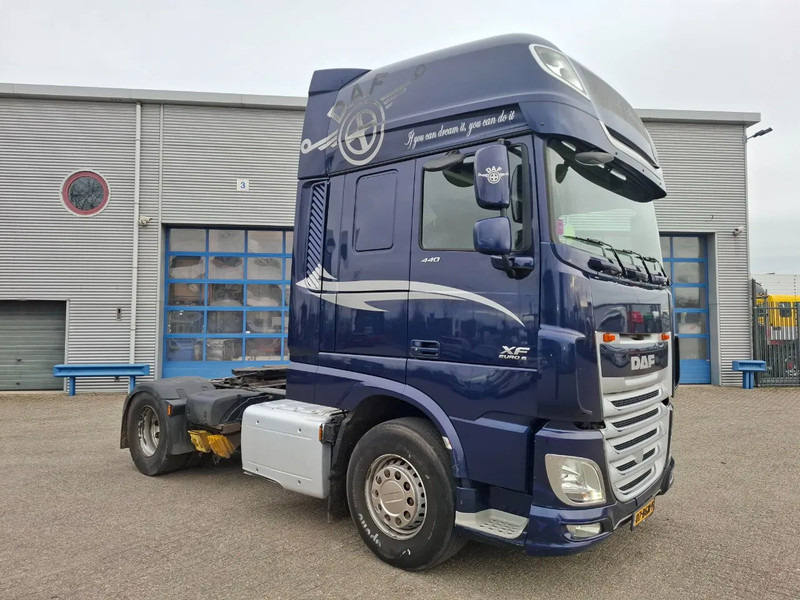 DAF XF106-440 / NL TRUCK / TUV:19-03-2026 / SMART TACHO / ACC / LWDS / FRIDGE / FULL SPOILER / AUTOMATIC / EURO-6 / 2016 - Tractor unit: picture 2 DAF XF106-440 / NL TRUCK / TUV:19-03-2026 / SMART TACHO / ACC / LWDS / FRIDGE / FULL SPOILER / AUTOMATIC / EURO-6 / 2016 - Tractor unit: picture 2