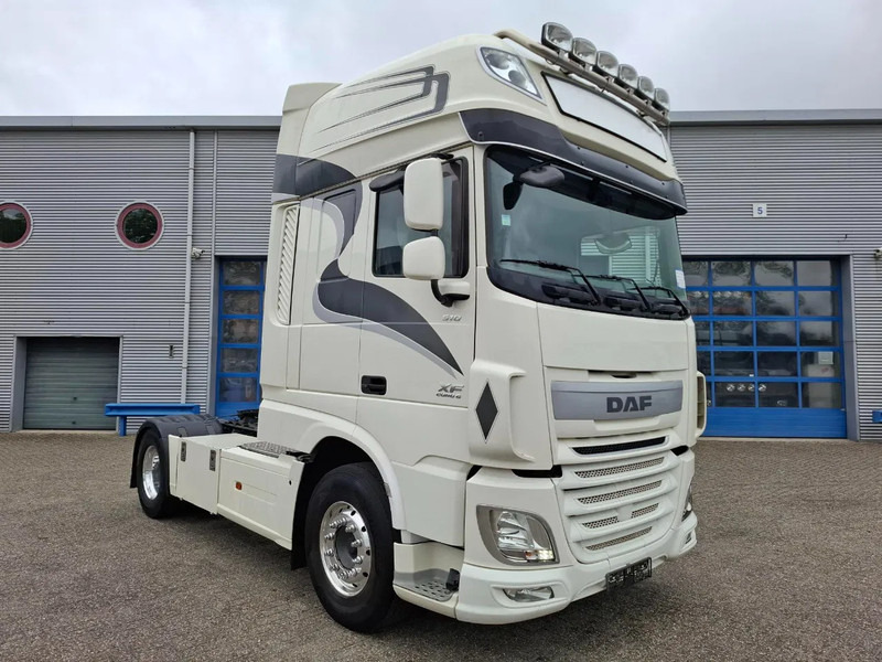 DAF XF106-460 / DEB / TUV:20-01-2026 / 753438 KM / FRIDGE / ACC / LWDS / SMART TACHO / ALCOA / AUTOMATIC / EURO-6 / 2017 - Tractor unit: picture 2 DAF XF106-460 / DEB / TUV:20-01-2026 / 753438 KM / FRIDGE / ACC / LWDS / SMART TACHO / ALCOA / AUTOMATIC / EURO-6 / 2017 - Tractor unit: picture 2